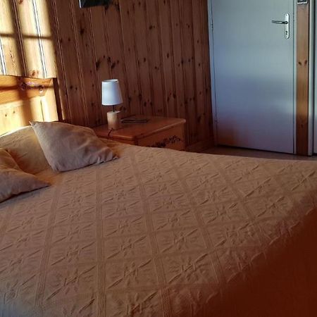 Les Brulis Chambre D'Hotes Châtillon-sur-Loire Exteriör bild
